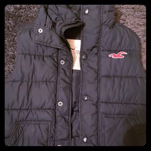Hollister Redondo Men Black Puffer Vest.